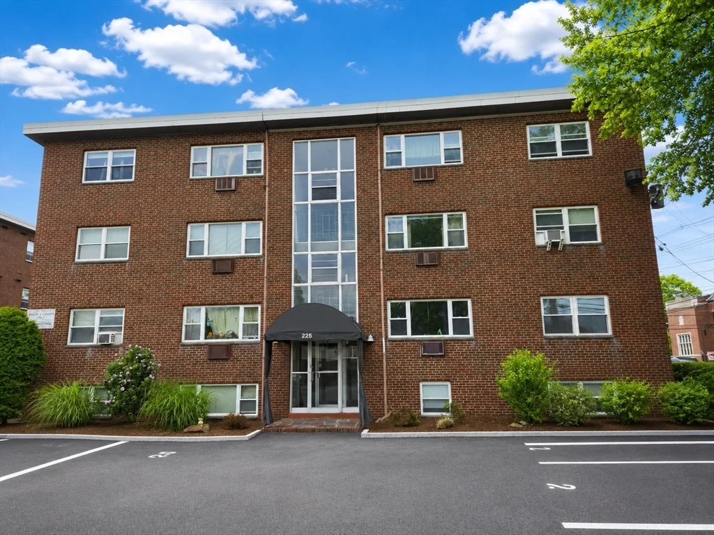 2 bed, 1 bath apartment for rent at 225 Baker Unit 44, West Roxbury — photo 3 of 24
