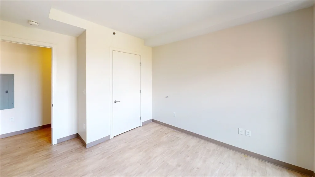 3 bed, 2 bath apartment for rent at 225 Centre Unit 409, Jamaica Plain — photo 5 of 9