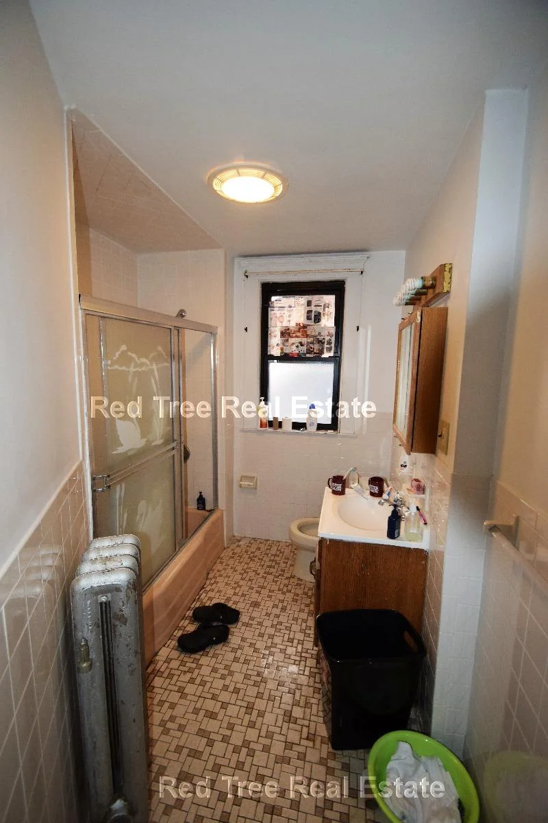 4 bed, 1 bath apartment for rent at 225 Chestnut Hill Ave Unit 2, Brighton — photo 9 of 17