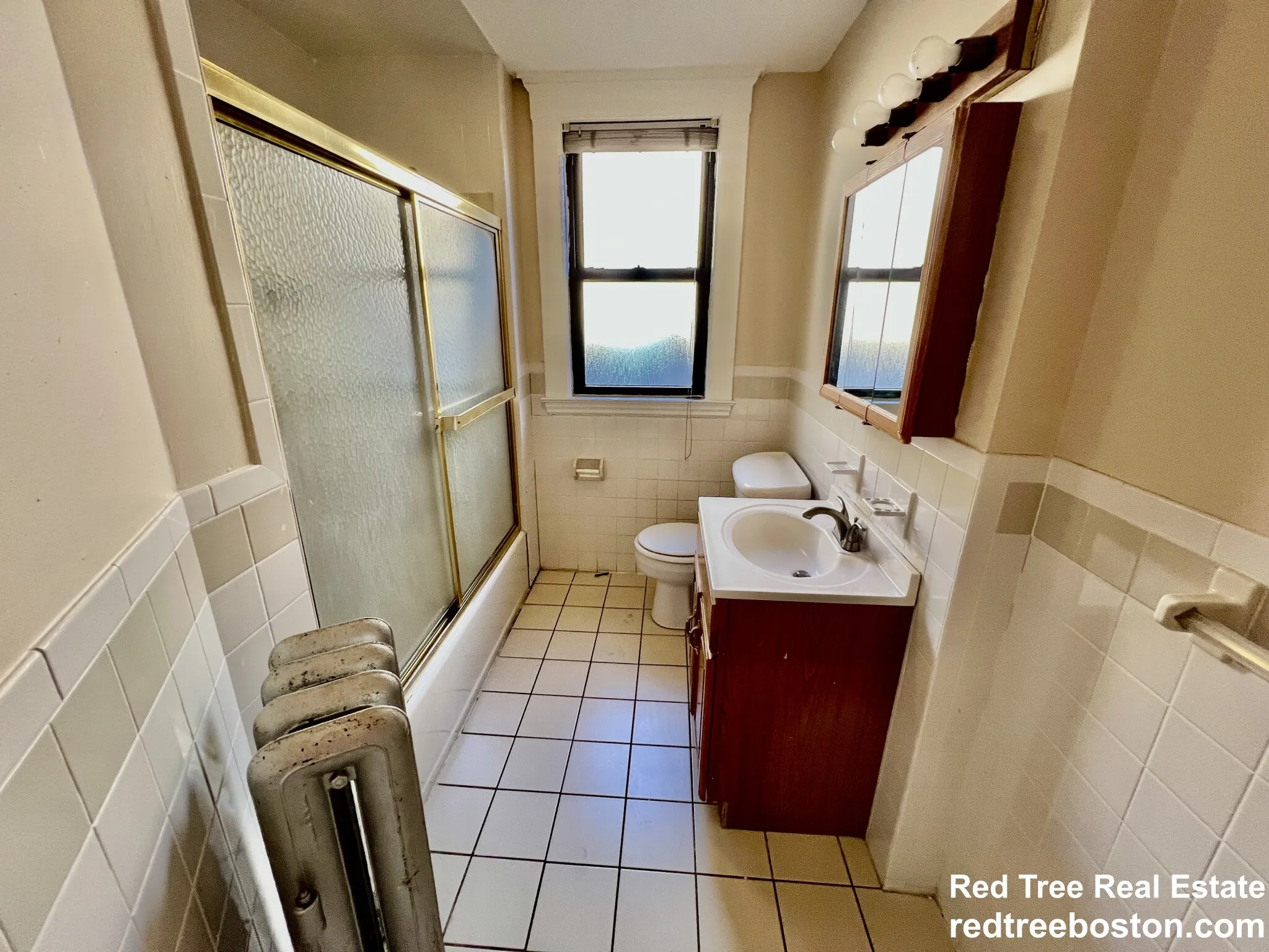 4 bed, 1 bath apartment for rent at 225 Chestnut Hill Ave Unit 3, Brighton — photo 8 of 23