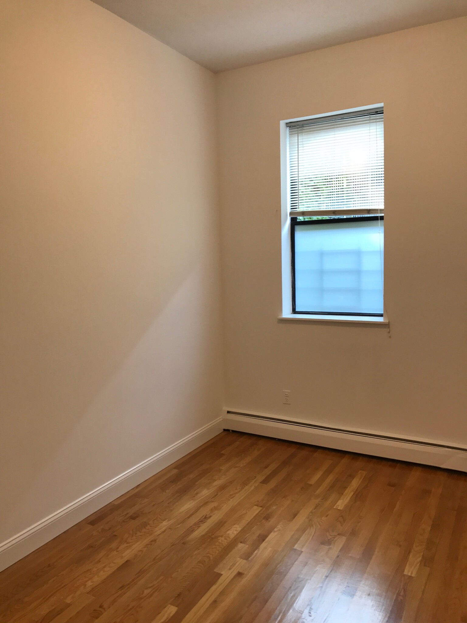 3 bed, 1 bath apartment for rent at 225 East Berkeley St Unit 1, Roxbury — photo 4 of 8