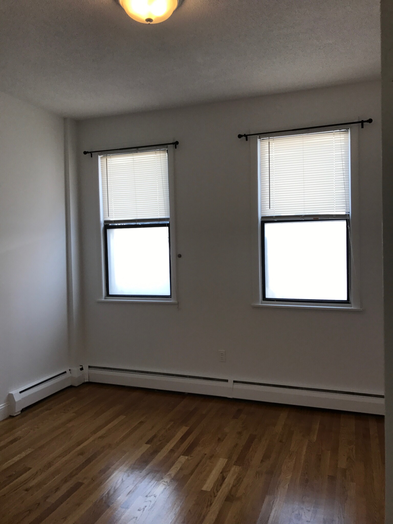 3 bed, 1 bath apartment for rent at 225 East Berkeley St Unit 1, Roxbury — photo 6 of 8