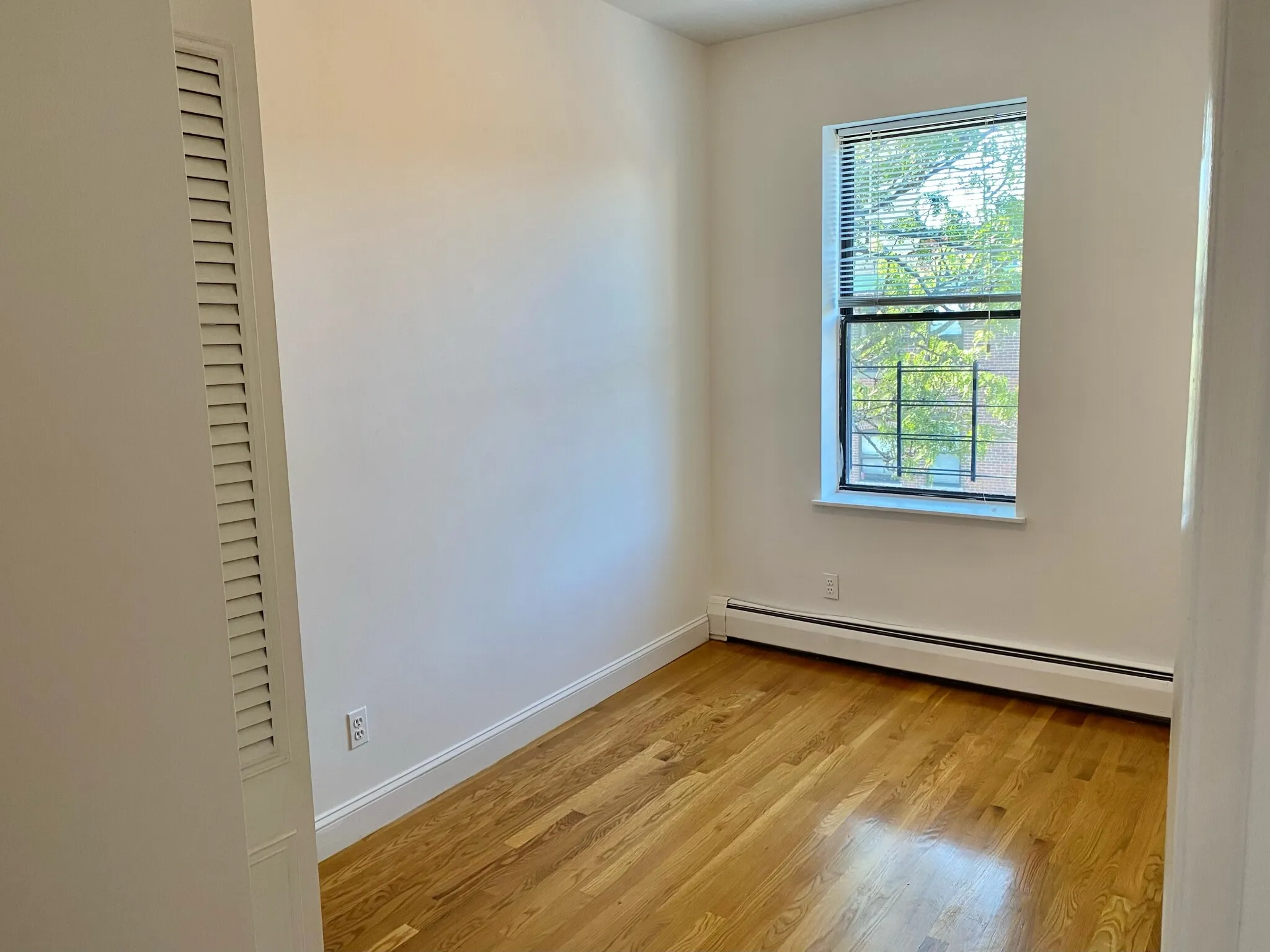4 bed, 1 bath apartment for rent at 225 East Berkeley St Unit 4A, Roxbury — photo 6 of 10