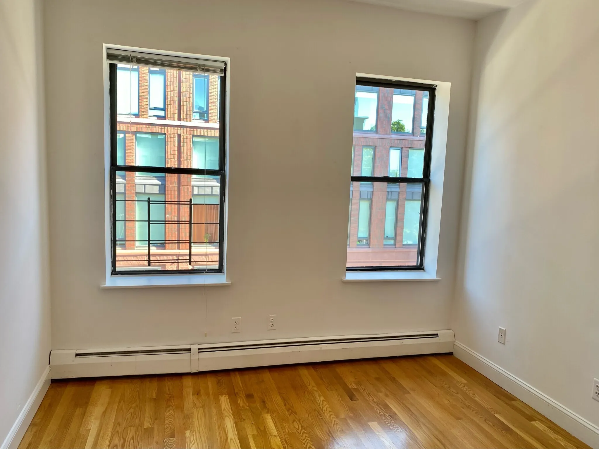 4 bed, 1 bath apartment for rent at 225 East Berkeley St Unit 4A, Roxbury — photo 7 of 10