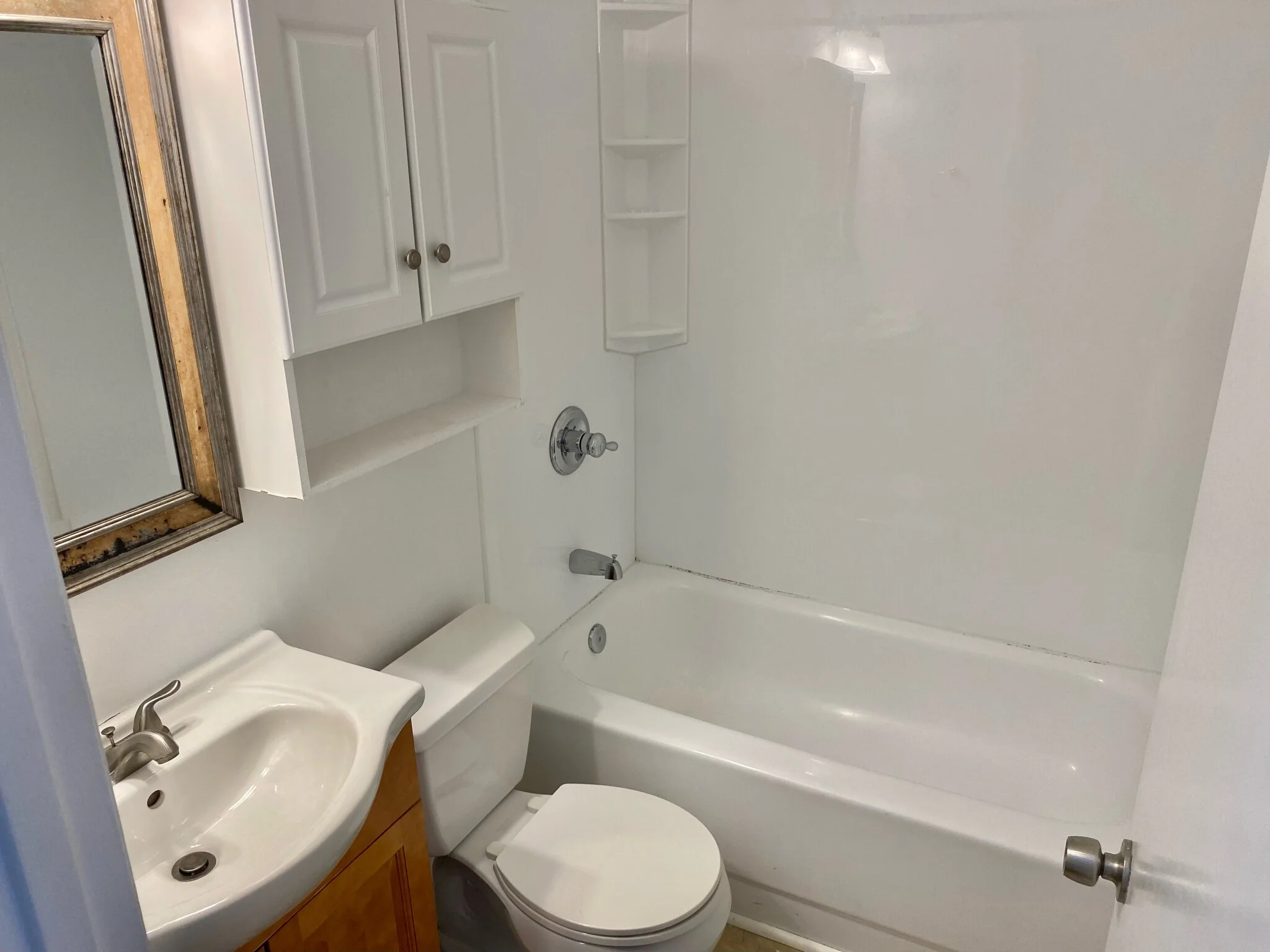 4 bed, 1 bath apartment for rent at 225 East Berkeley St Unit 4A, Roxbury — photo 9 of 10
