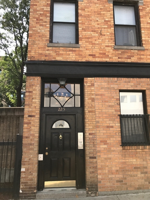 3 bed, 1 bath apartment for rent at 225 East Berkeley St Unit A, South End — photo 1 of 9