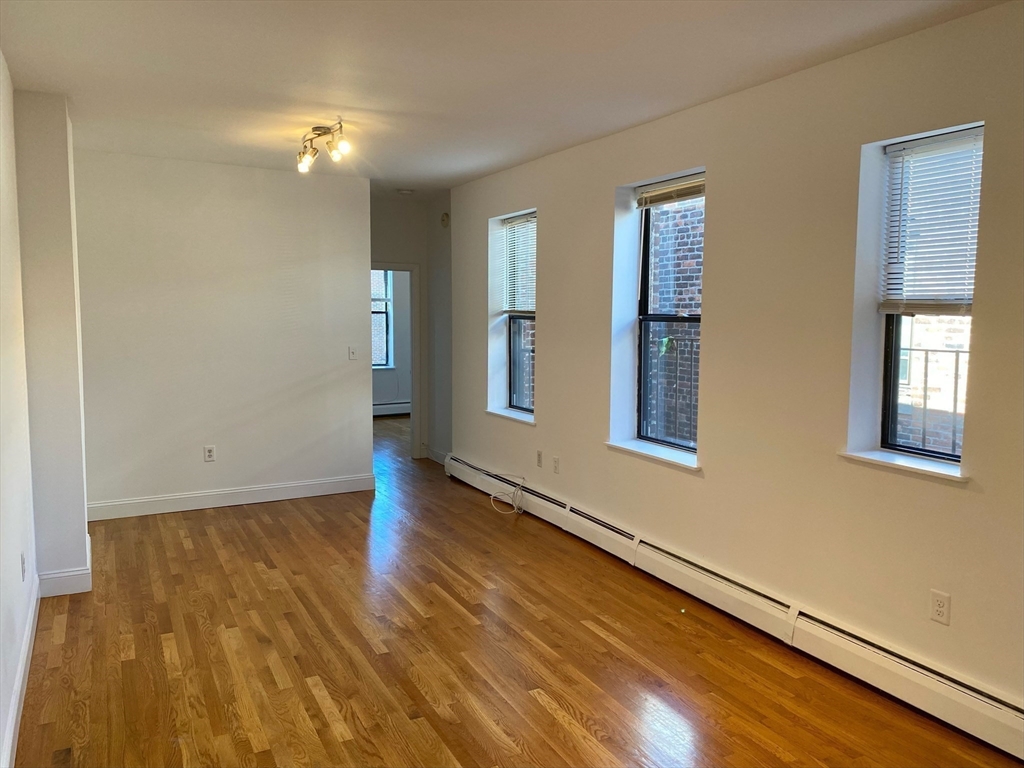 3 bed, 1 bath apartment for rent at 225 East Berkeley St Unit A, South End — photo 3 of 9