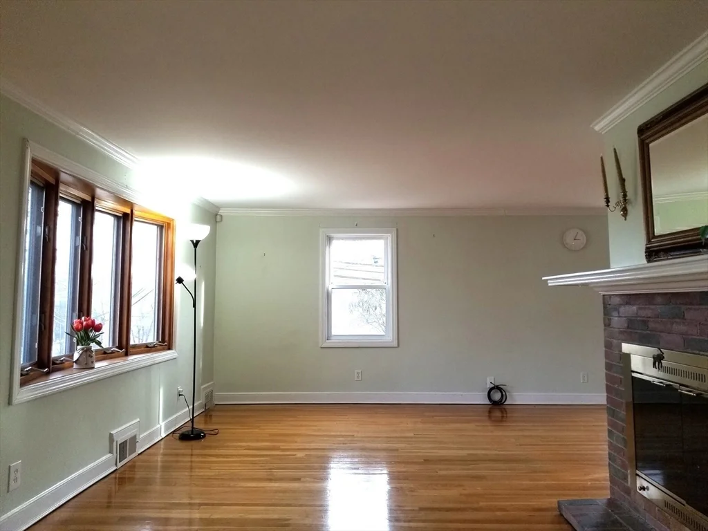 3 bed, 1 bath apartment for rent at 225 Governors Rd Unit 225, Quincy — photo 6 of 19