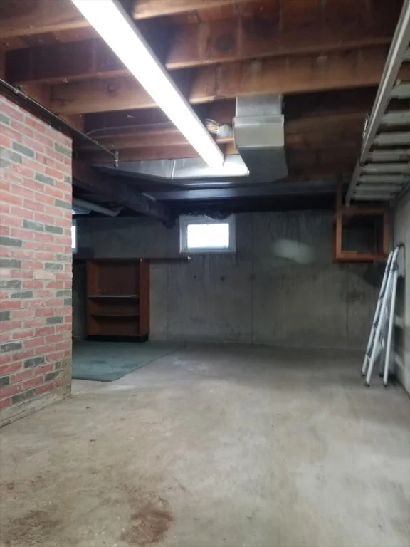3 bed, 1 bath apartment for rent at 225 Governors Rd Unit 225, Quincy — photo 17 of 19