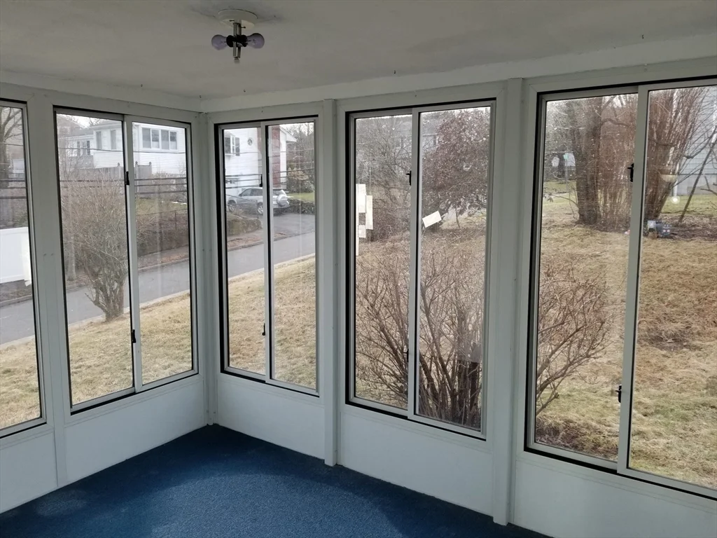 3 bed, 1 bath apartment for rent at 225 Governors Rd Unit 225, Quincy — photo 7 of 19