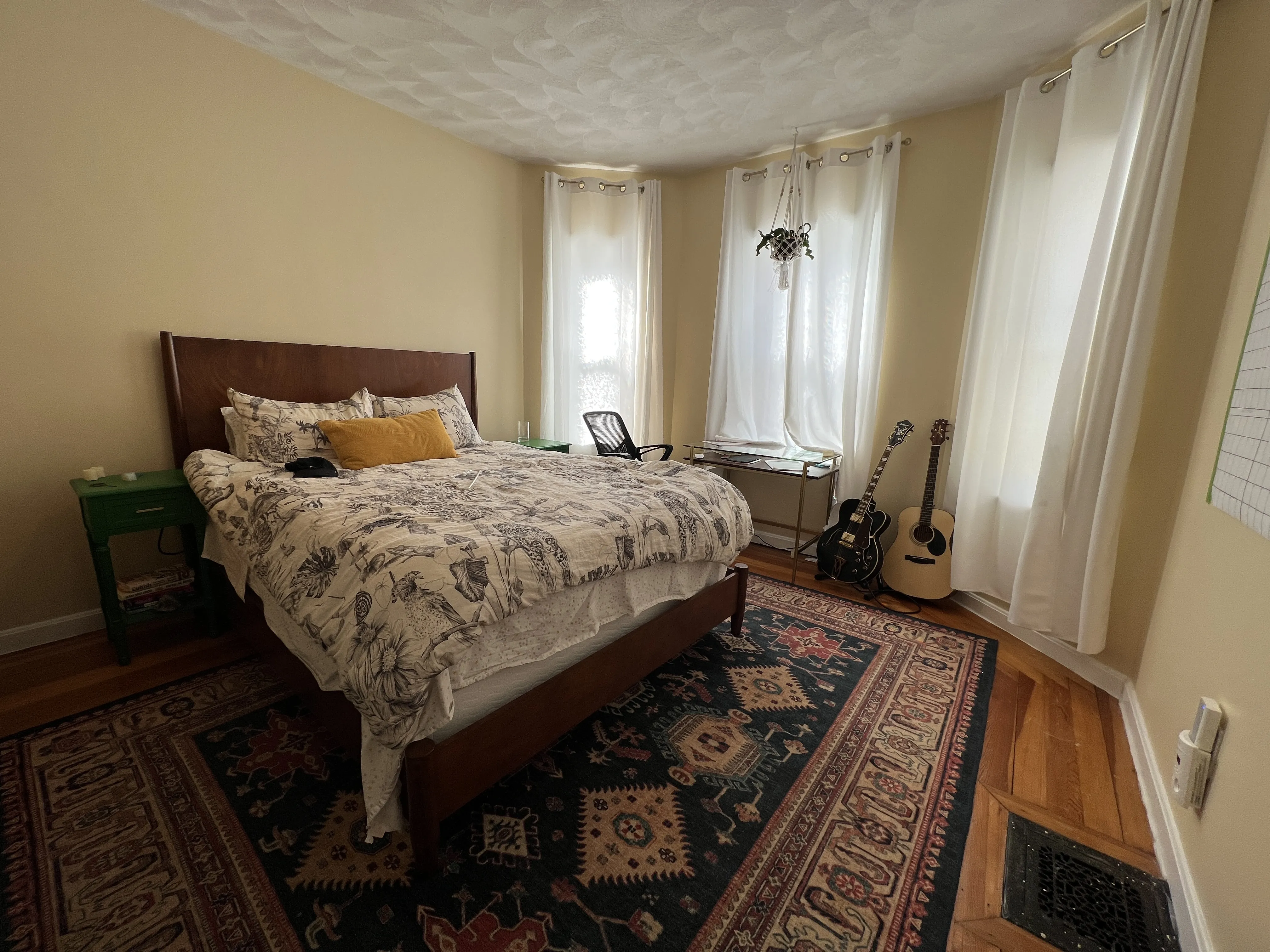2.5 bed, 1 bath apartment for rent at 225 Holland St Unit 1, Teele Square — photo 8 of 33
