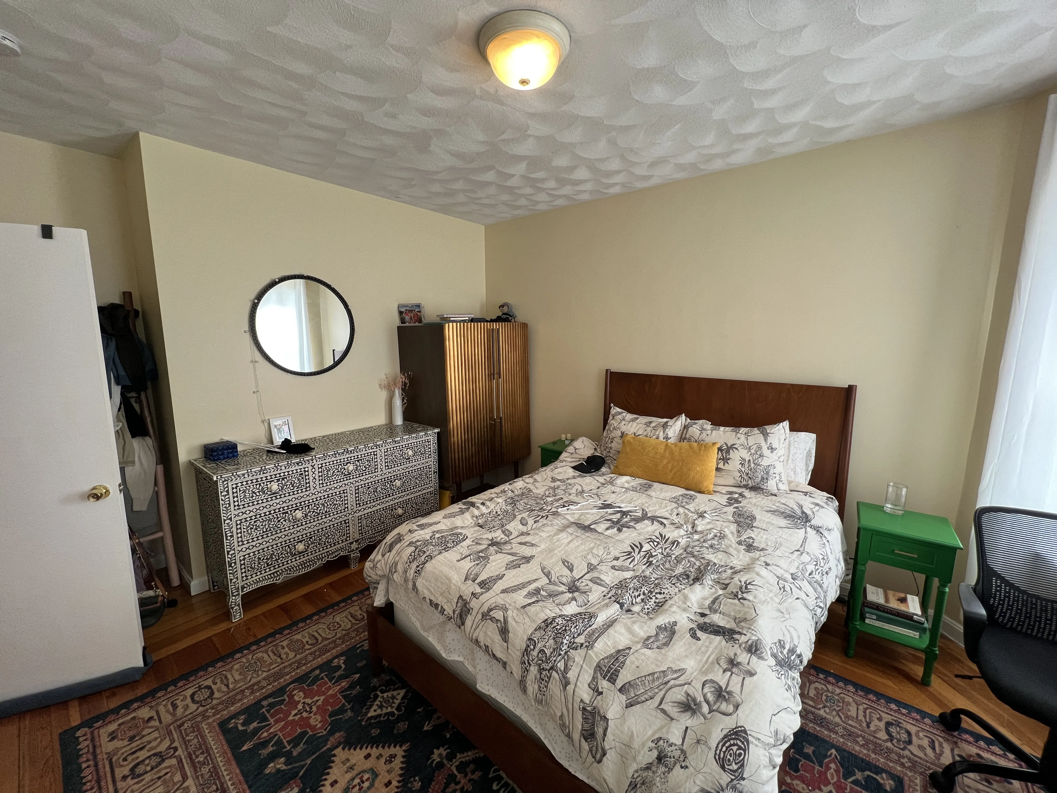 2.5 bed, 1 bath apartment for rent at 225 Holland St Unit 1, Teele Square — photo 4 of 33
