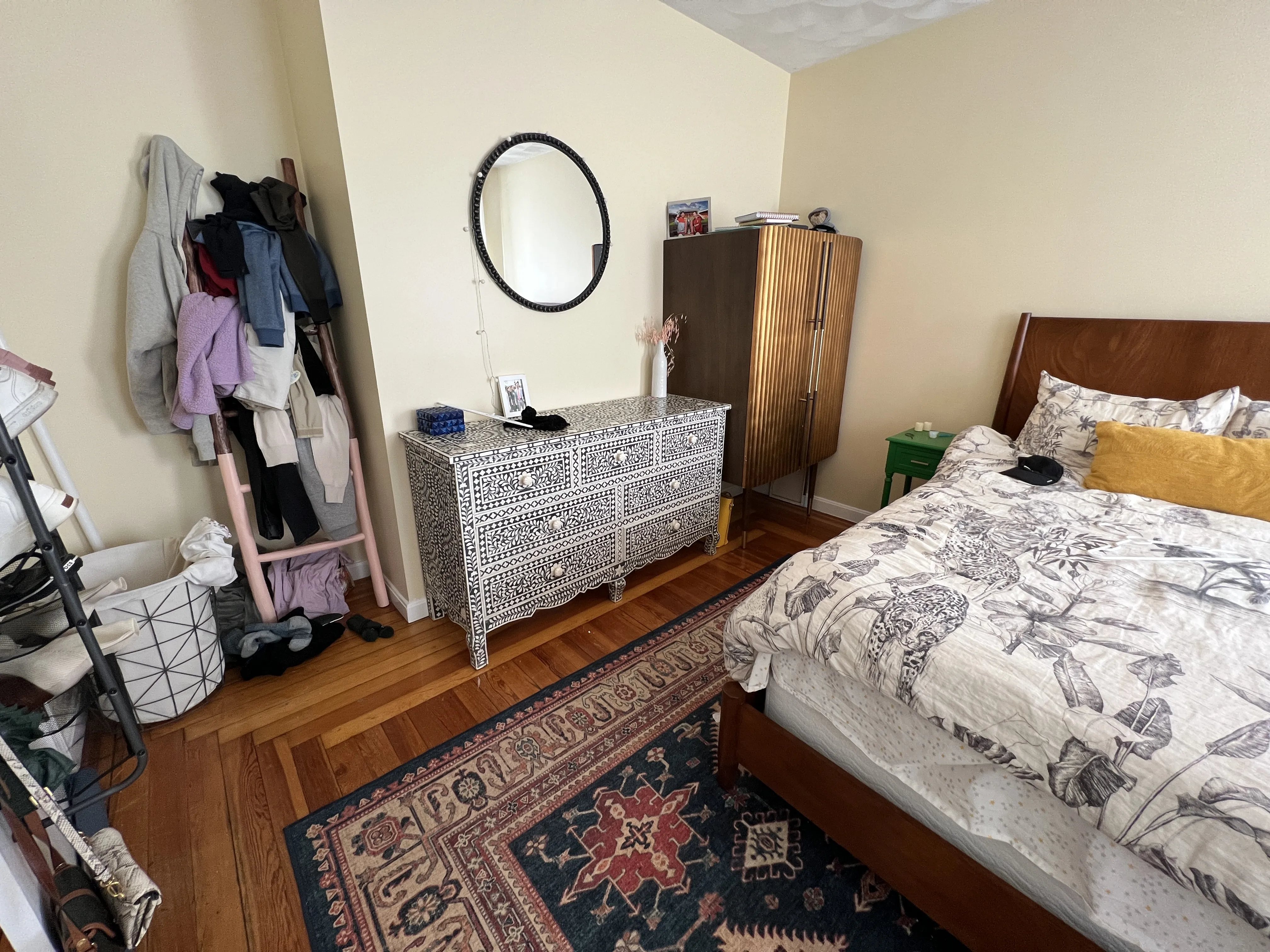 2.5 bed, 1 bath apartment for rent at 225 Holland St Unit 1, Teele Square — photo 9 of 33