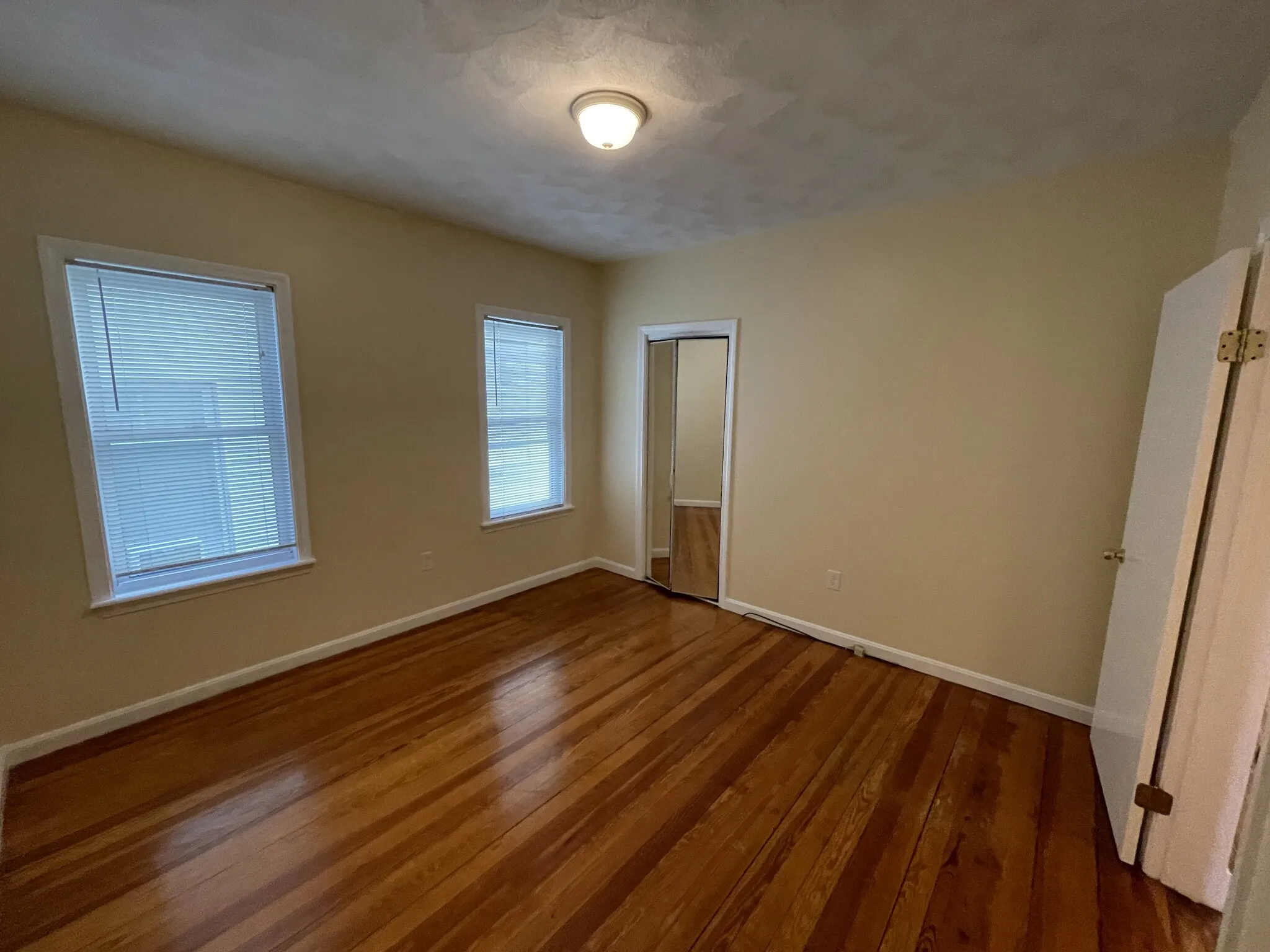3 bed, 1 bath apartment for rent at 225 Holland St Unit 2, Teele Square — photo 5 of 24