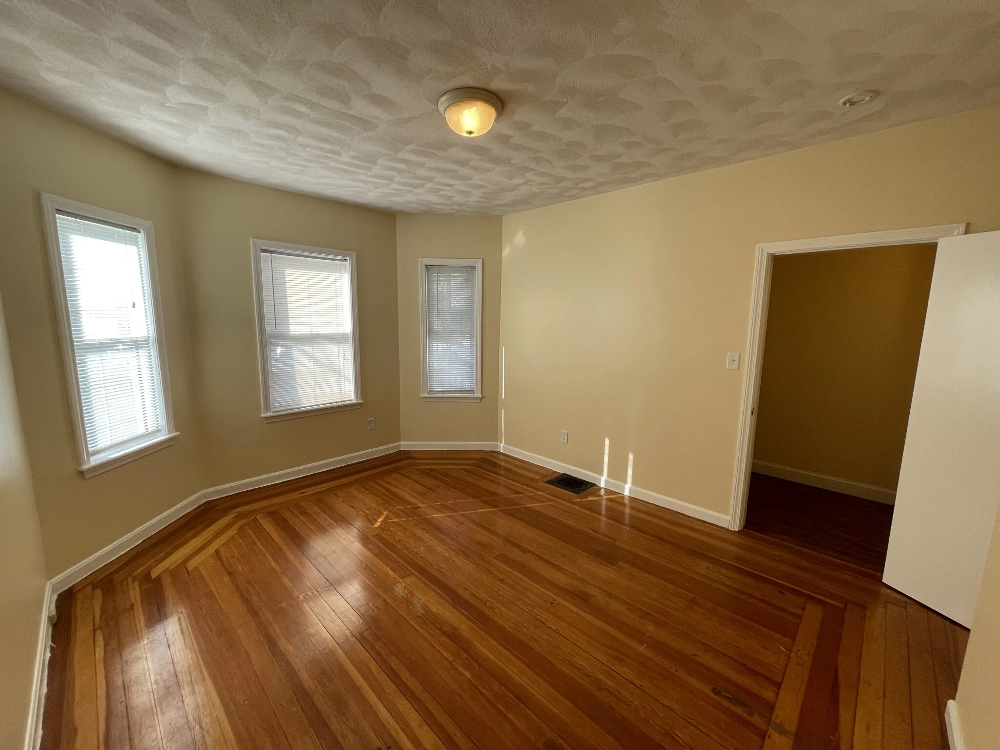 3 bed, 1 bath apartment for rent at 225 Holland St Unit 2, Teele Square — photo 18 of 24