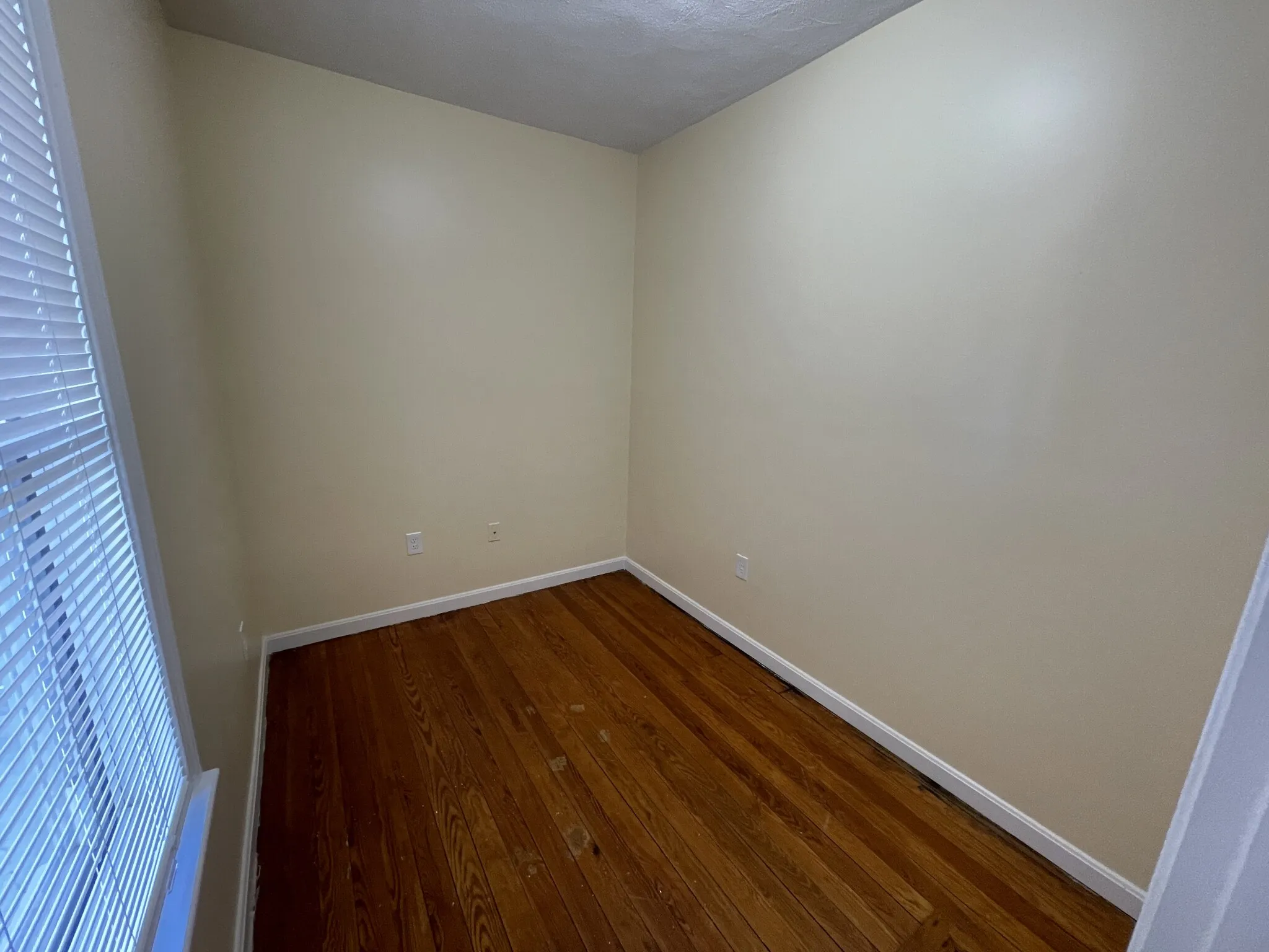 3 bed, 1 bath apartment for rent at 225 Holland St Unit 2, Teele Square — photo 15 of 24