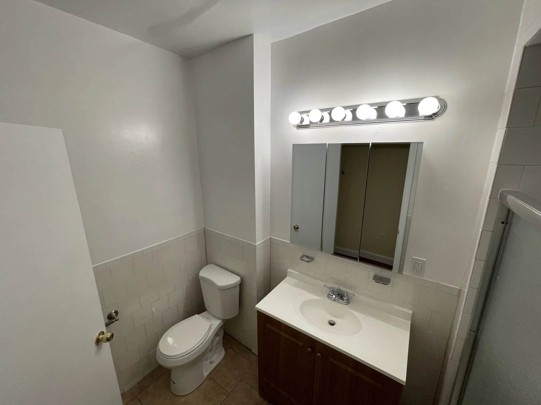 3 bed, 1 bath apartment for rent at 225 Holland St Unit 2, Teele Square — photo 3 of 24