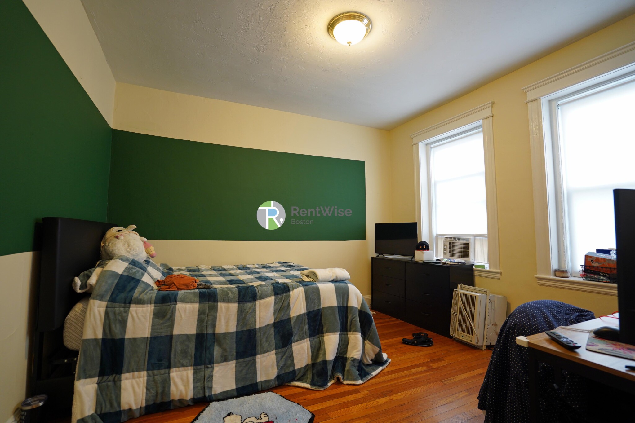 Studio bed, 1 bath apartment for rent at 225 Kelton St Unit 17, Allston