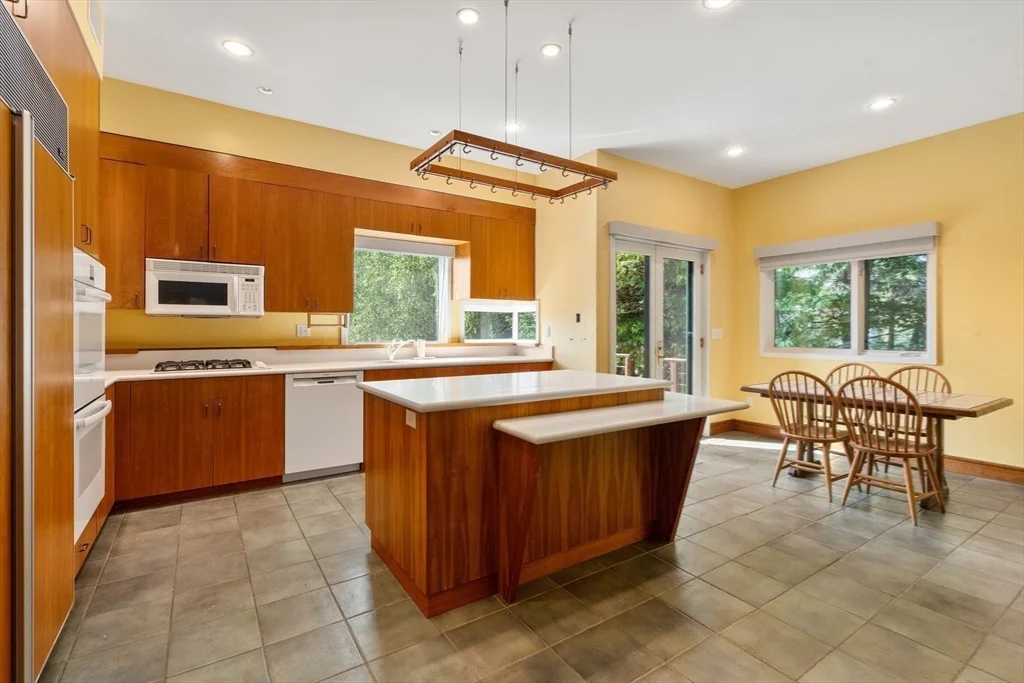 5 bed, 3 bath apartment for rent at 225 Kenrick St Unit 225, Newton — photo 16 of 37