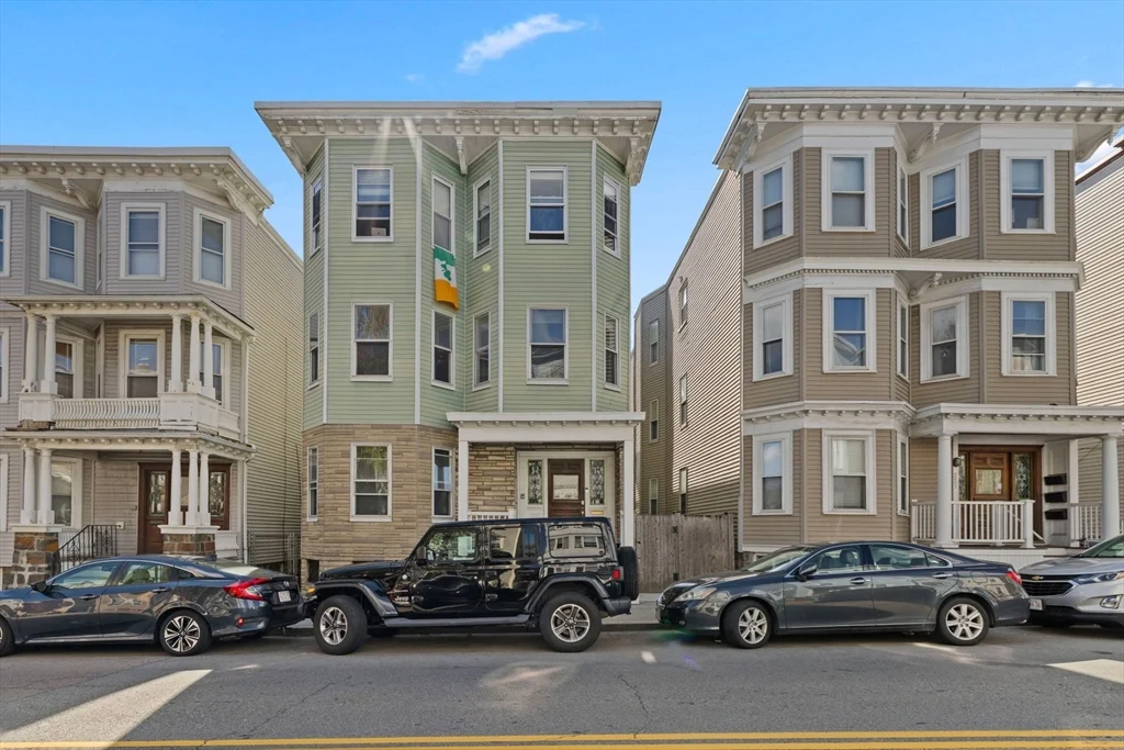 4 bed, 1 bath apartment for rent at 225 L St Unit 2, South Boston — photo 11 of 12