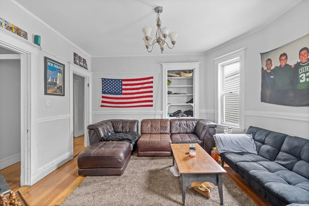 4 bed, 1 bath apartment for rent at 225 L St Unit 3, South Boston — photo 2 of 10