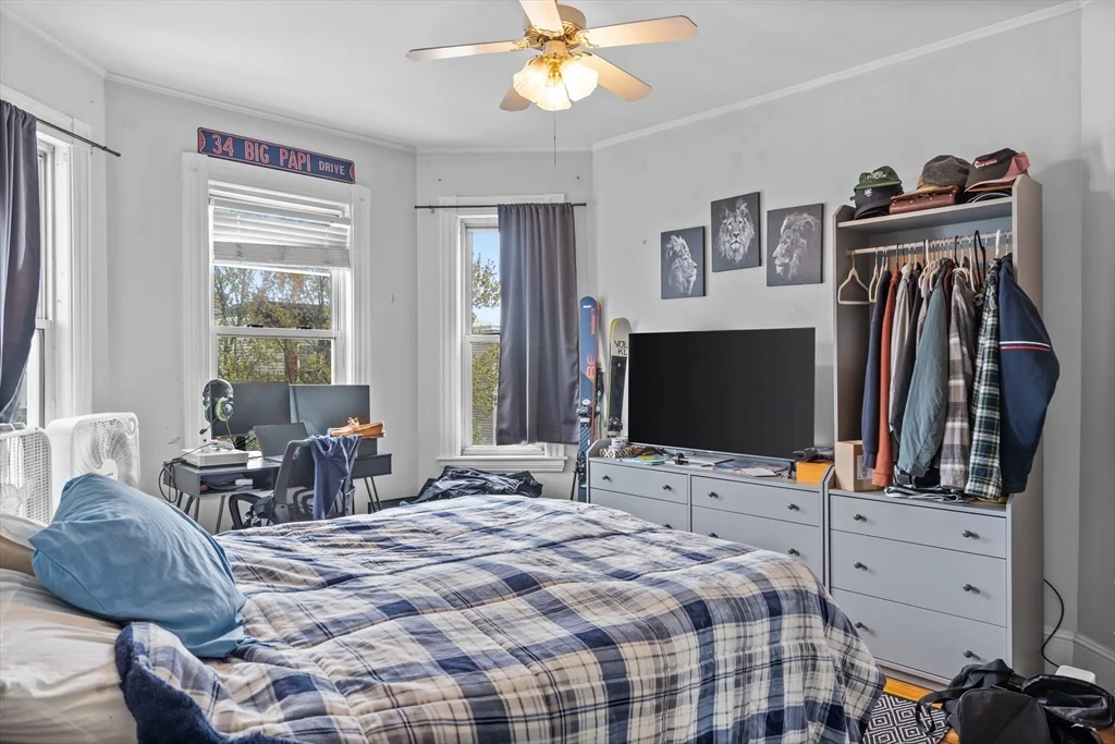 4 bed, 1 bath apartment for rent at 225 L St Unit 3, South Boston — photo 5 of 10