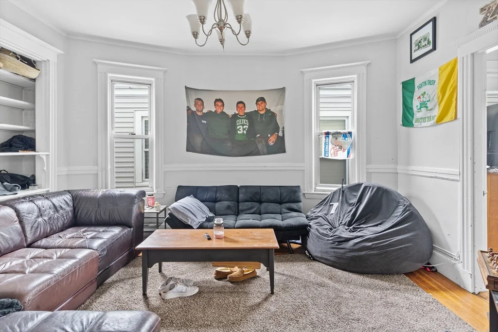 4 bed, 1 bath apartment for rent at 225 L St Unit 3, South Boston