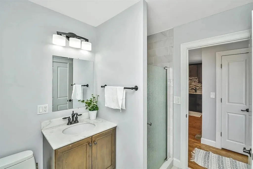 3 bed, 2 bath apartment for rent at 225 Main St Unit 1, North Easton — photo 4 of 13