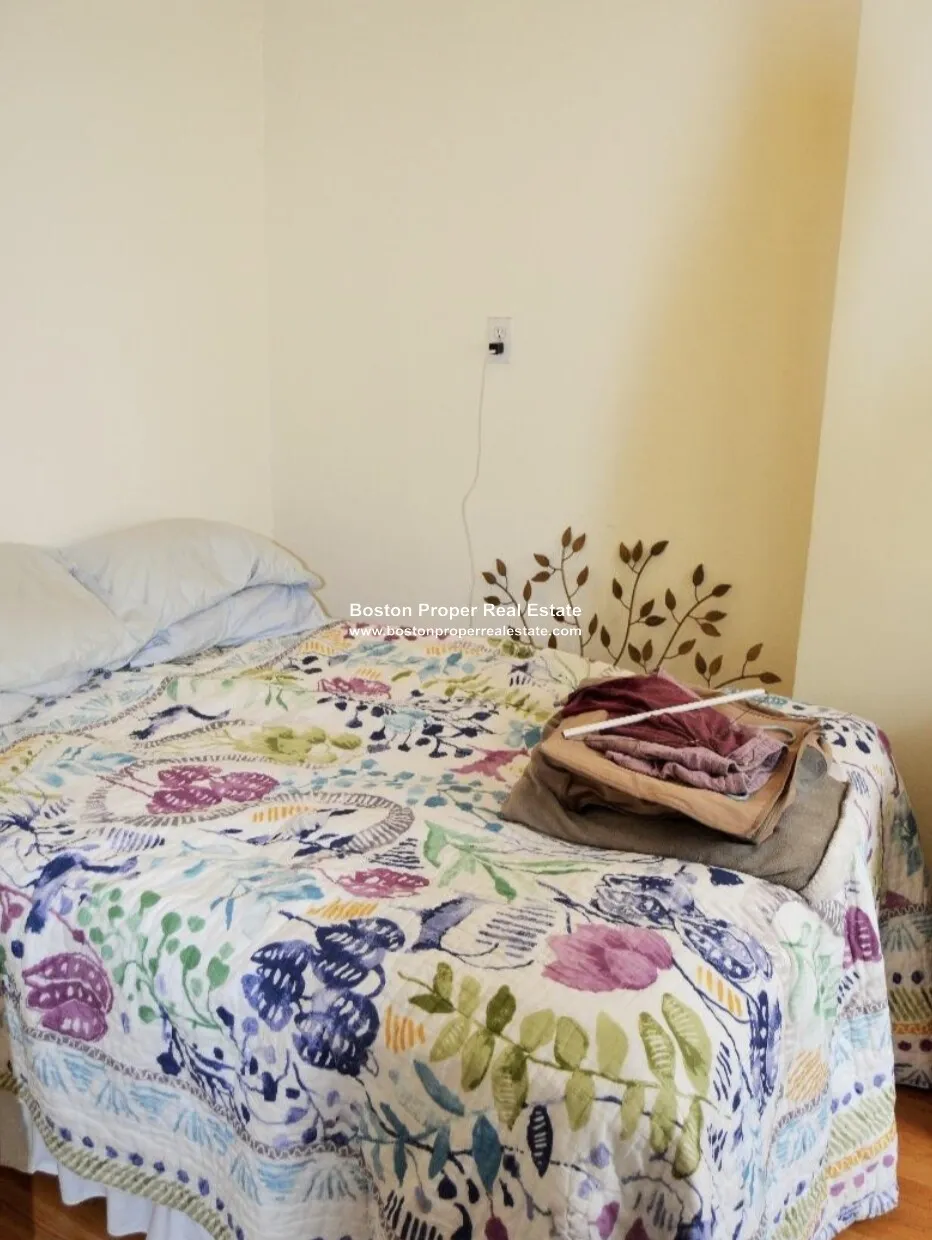 1 bed, 1 bath apartment for rent at 225 Newbury St Unit 2F, Back Bay — photo 5 of 9