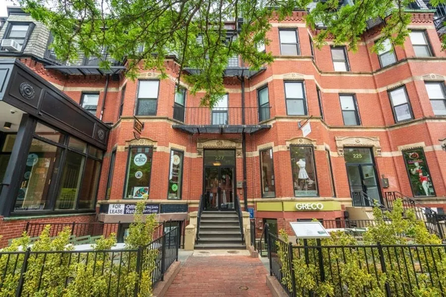 1 bed, 1 bath apartment for rent at 225 Newbury St Unit 2F, Back Bay — photo 9 of 9