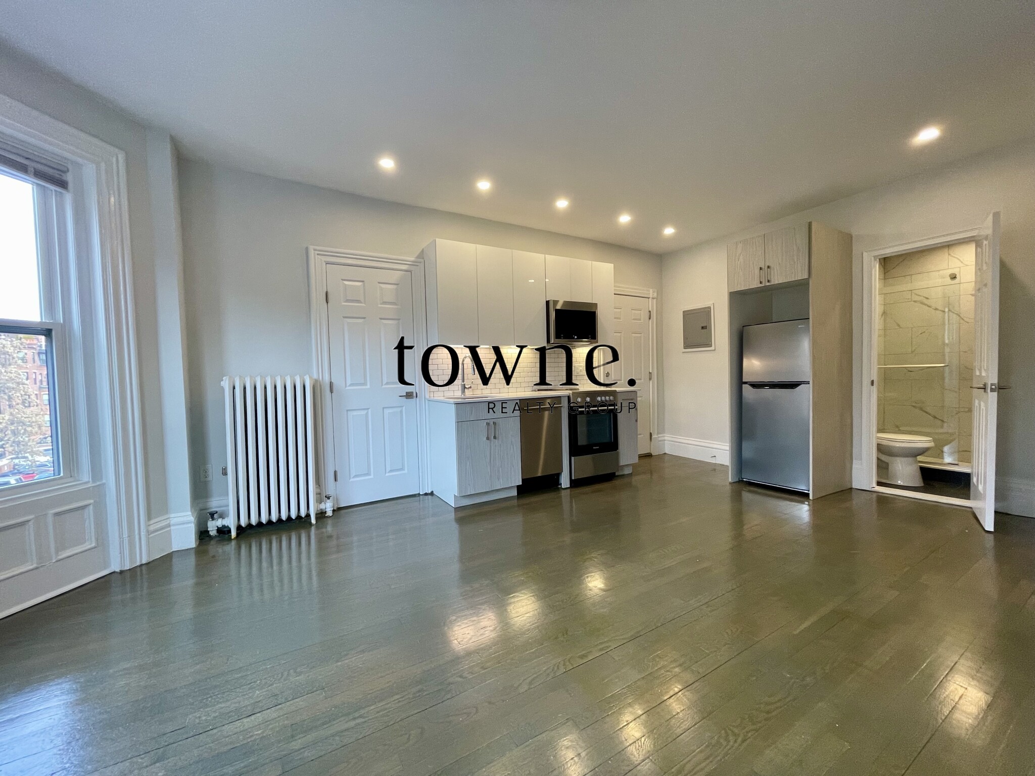 1 bed, 1 bath apartment for rent at 225 Newbury St Unit 3, Back Bay — photo 1 of 10