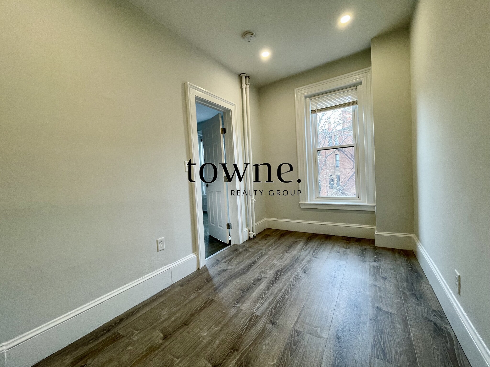 1 bed, 1 bath apartment for rent at 225 Newbury St Unit 3, Back Bay — photo 8 of 10