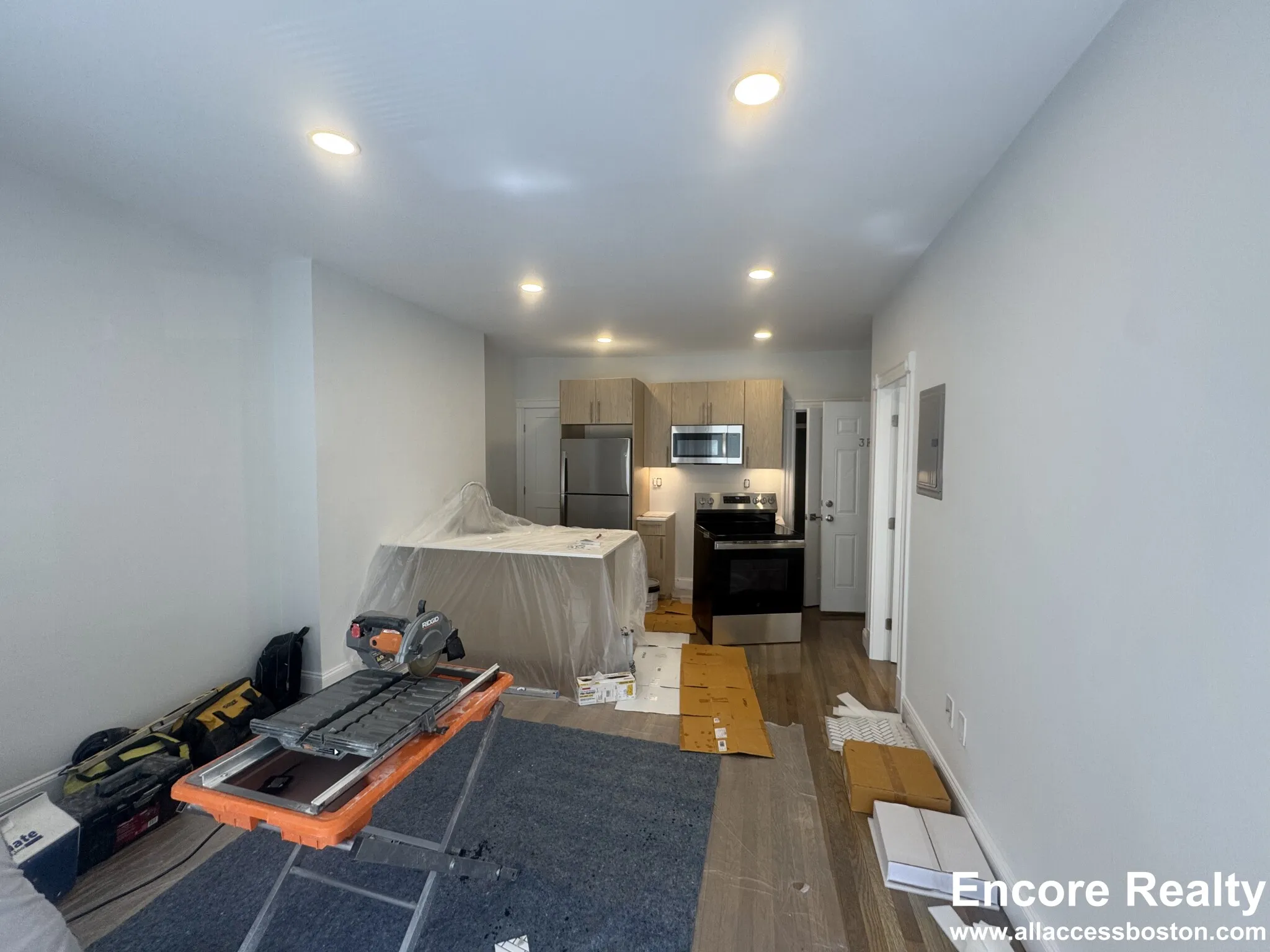 1 bed, 1 bath apartment for rent at 225 Newbury St Unit 3 (front), Back Bay — photo 2 of 14