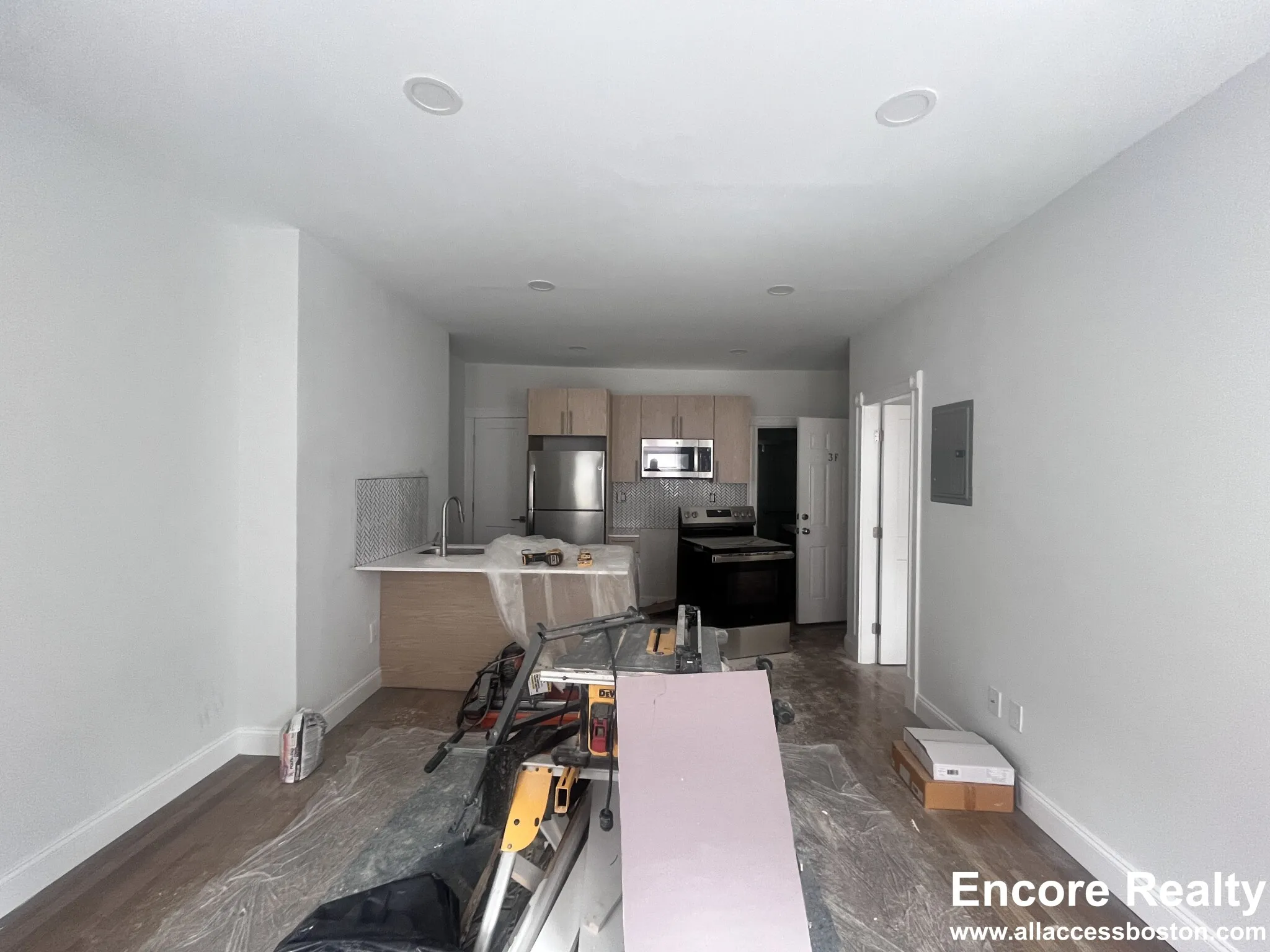 1 bed, 1 bath apartment for rent at 225 Newbury St Unit 3 (front), Back Bay — photo 9 of 14