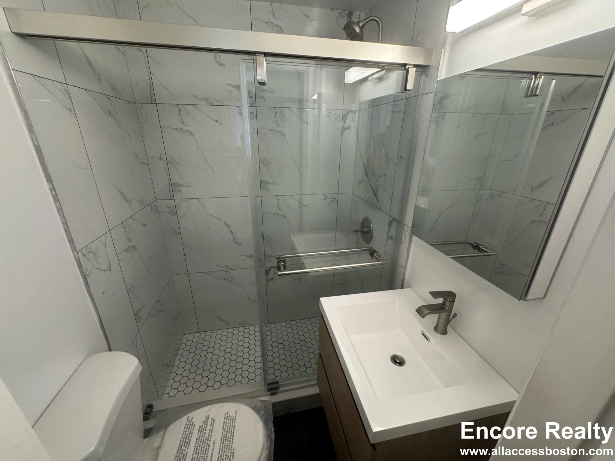 1 bed, 1 bath apartment for rent at 225 Newbury St Unit 3 (front), Back Bay — photo 6 of 14
