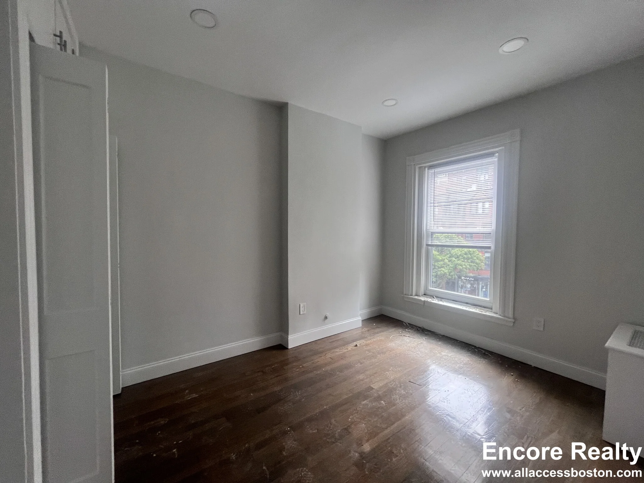 1 bed, 1 bath apartment for rent at 225 Newbury St Unit 3 (front), Back Bay — photo 12 of 14