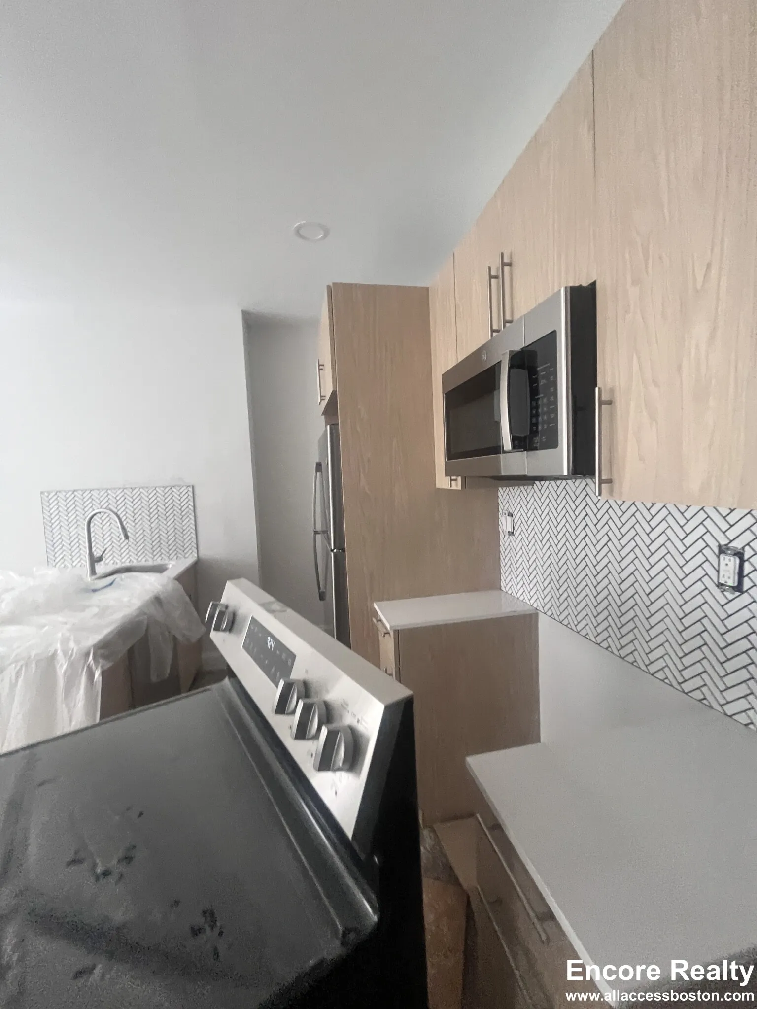 1 bed, 1 bath apartment for rent at 225 Newbury St Unit 3 (front), Back Bay — photo 11 of 14
