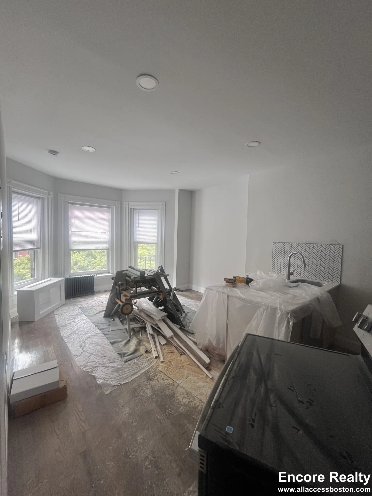 1 bed, 1 bath apartment for rent at 225 Newbury St Unit 3 (front), Back Bay — photo 10 of 14