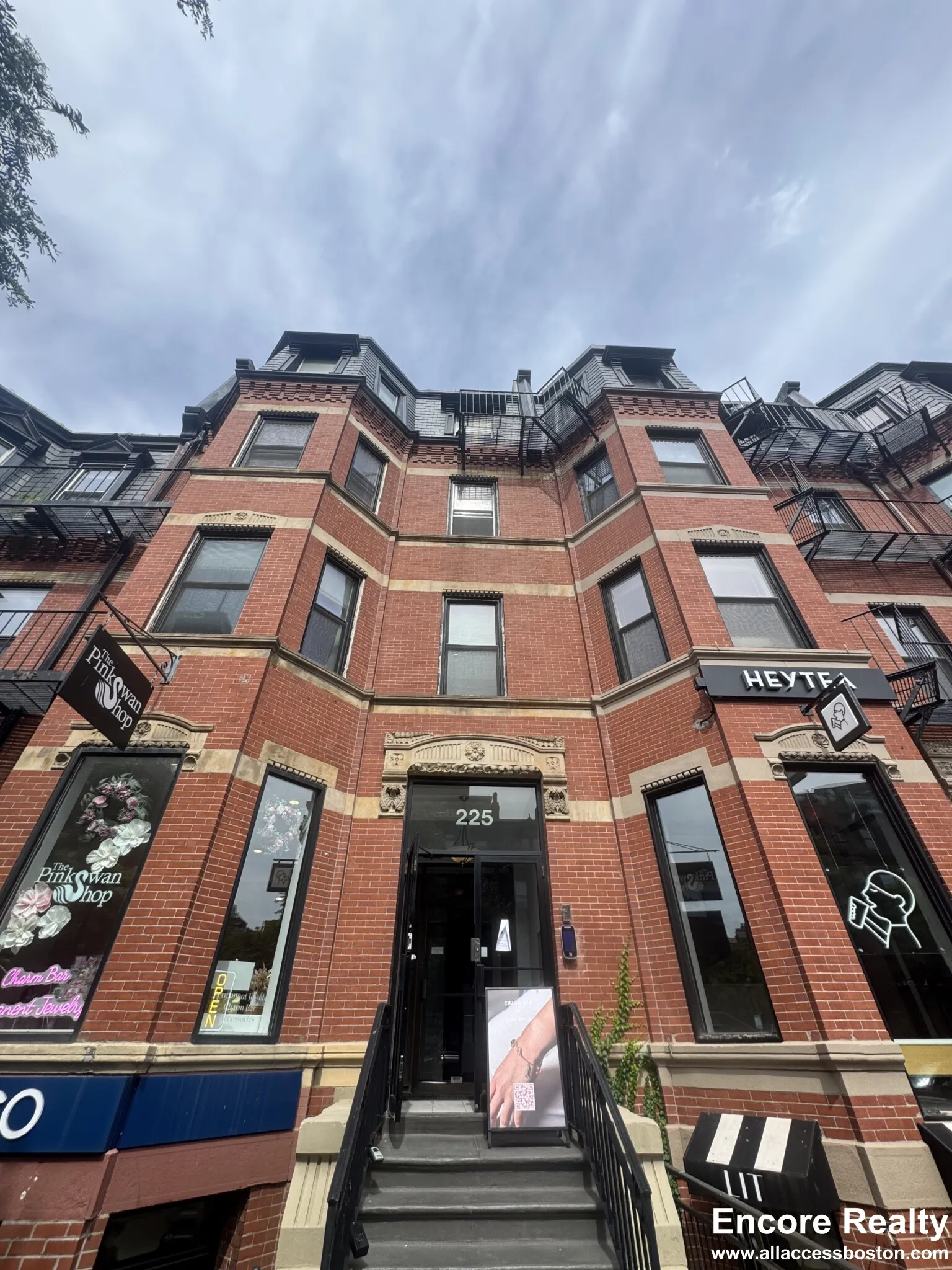 1 bed, 1 bath apartment for rent at 225 Newbury St Unit 3 (front), Back Bay — photo 8 of 14