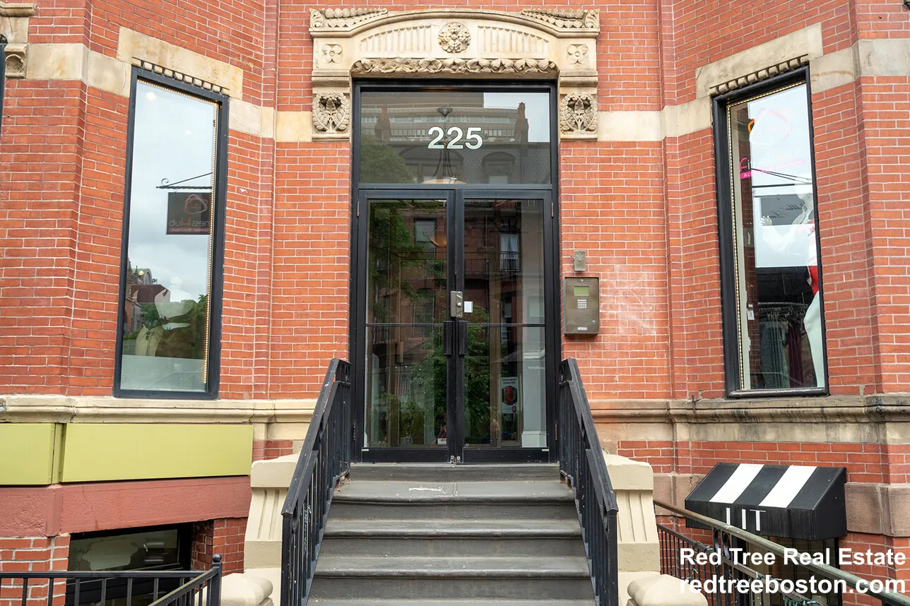 1 bed, 1 bath apartment for rent at 225 Newbury St Unit 3R, Back Bay — photo 9 of 10