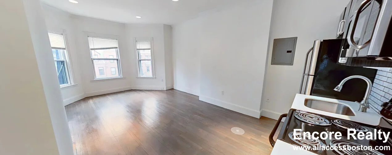 1 bed, 1 bath apartment for rent at 225 Newbury St Unit 4M, Back Bay — photo 3 of 5