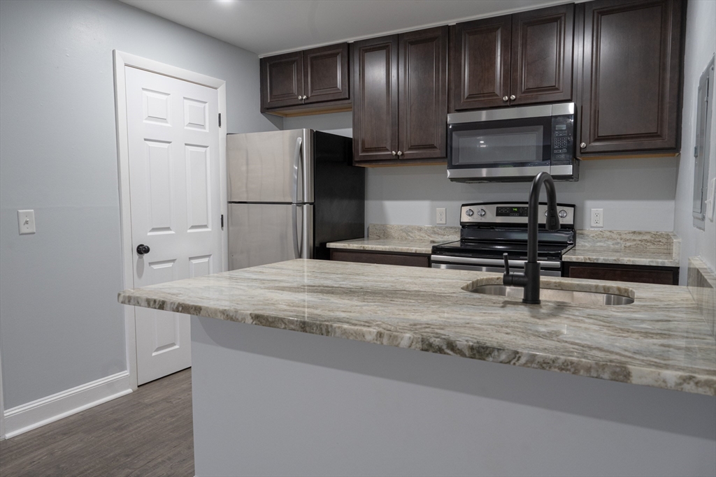 2 bed, 1 bath apartment for rent at 225 South Main St Unit 10, Haverhill — photo 4 of 26