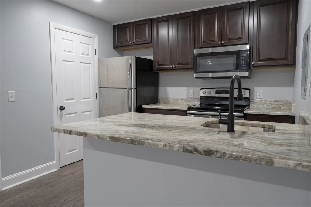 2 bed, 1 bath apartment for rent at 225 South Main St Unit 7, Haverhill — photo 3 of 27