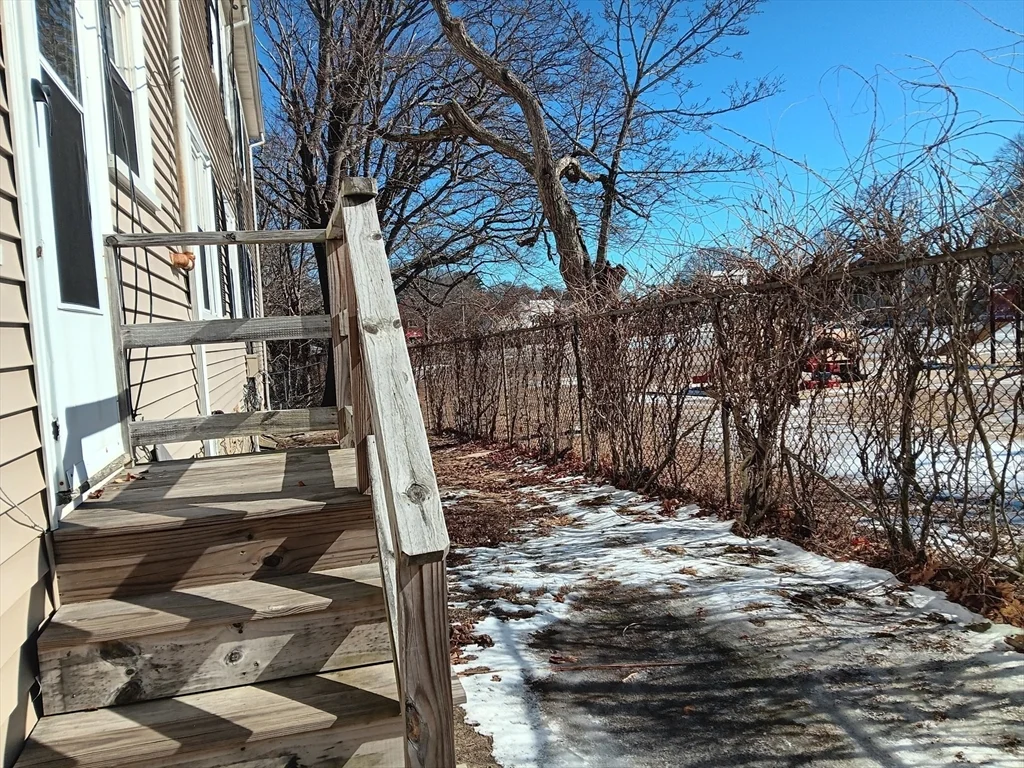 1 bed, 1 bath apartment for rent at 225 Standish Ave Unit 1, Plymouth — photo 6 of 7