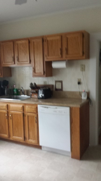 1 bed, 1 bath apartment for rent at 225 Standish Ave Unit 4, Plymouth — photo 2 of 4