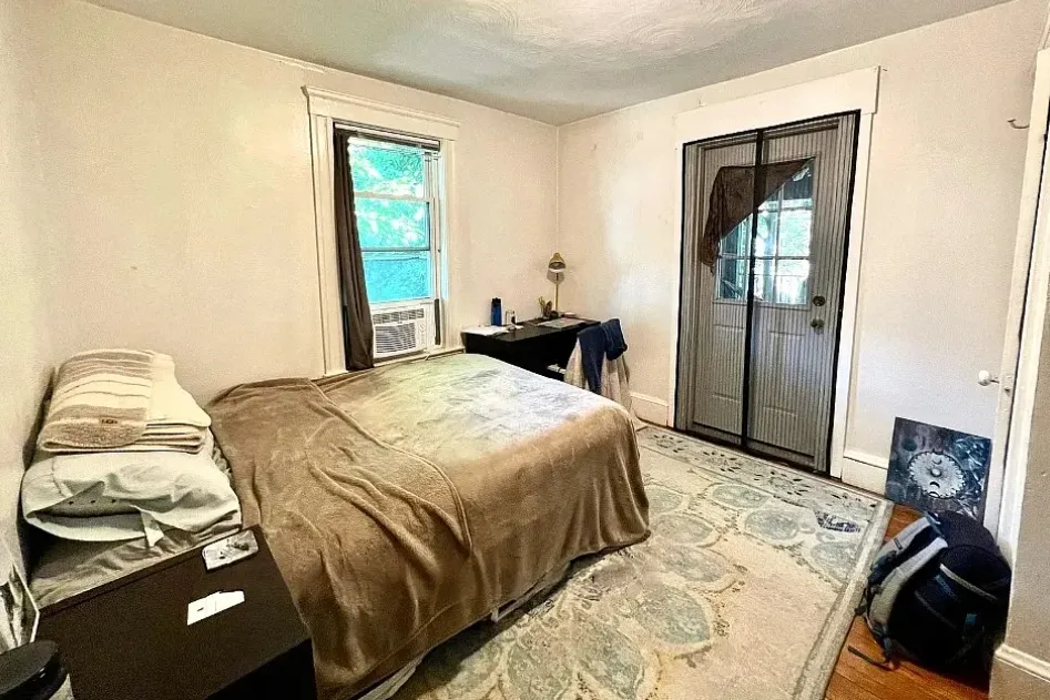 3 bed, 1 bath apartment for rent at 225 Summer St Unit 3L, Spring Hill — photo 12 of 16