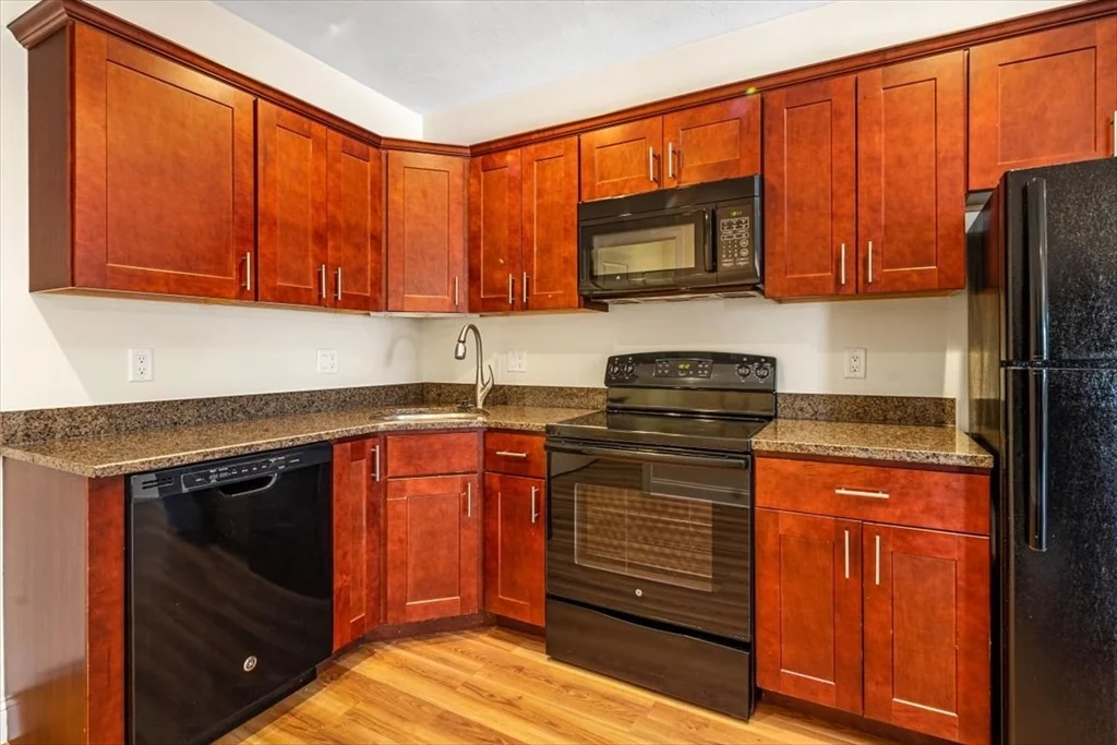 2 bed, 1 bath apartment for rent at 225 West Squantum Unit 205, Montclair — photo 3 of 8