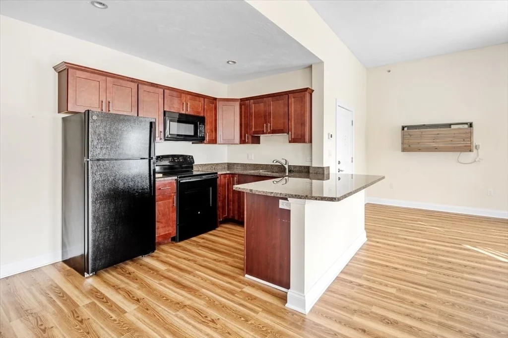 2 bed, 2 bath apartment for rent at 225 West Squantum Unit 301, Montclair — photo 5 of 10