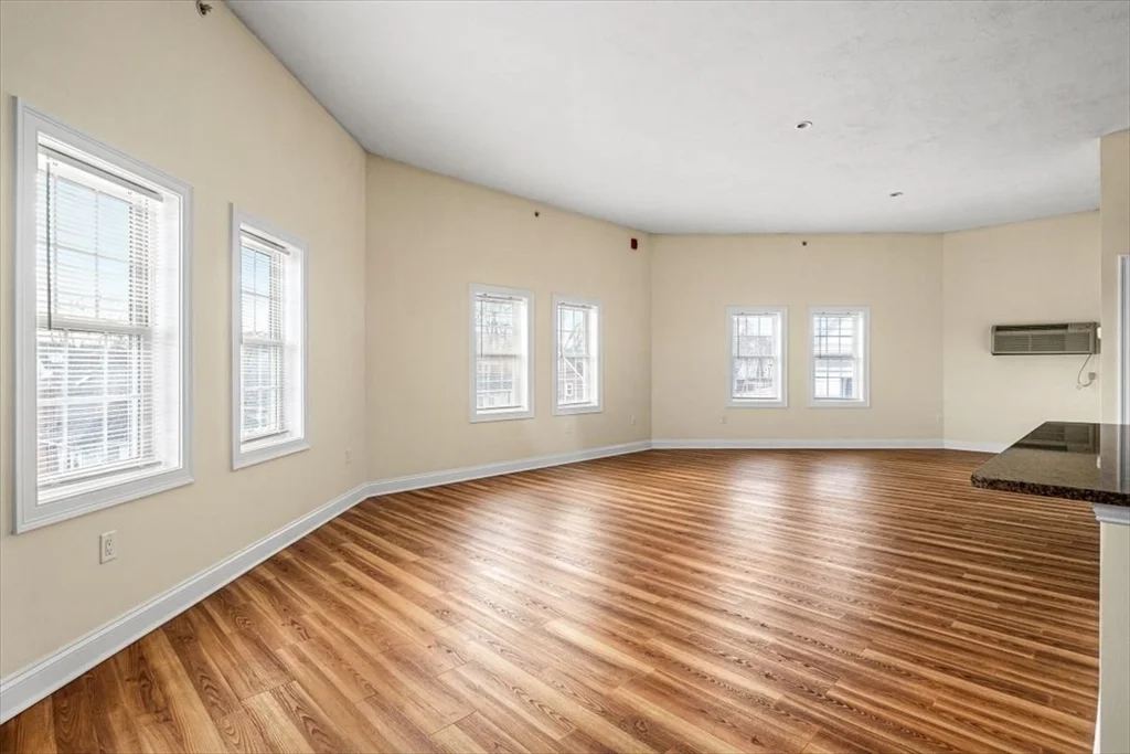 2 bed, 2 bath apartment for rent at 225 West Squantum Unit 301, Montclair — photo 3 of 10