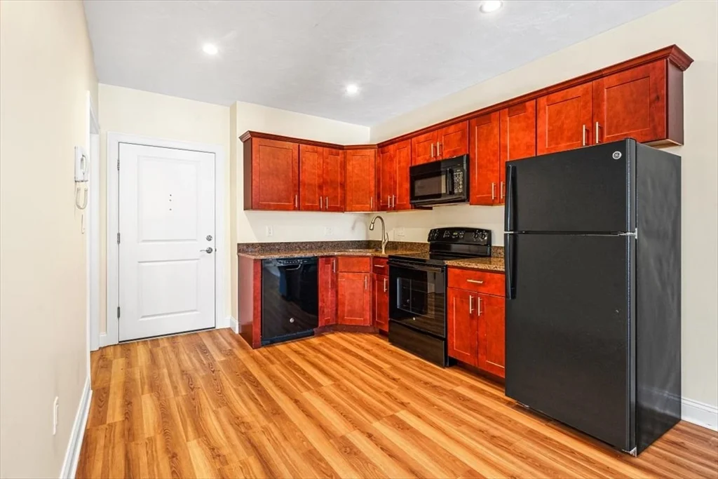 2 bed, 2 bath apartment for rent at 225 West Squantum Unit 303, Montclair — photo 2 of 6